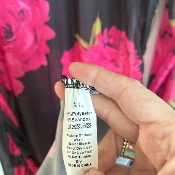 Mesh bodycon dress - Picture 9 of 9